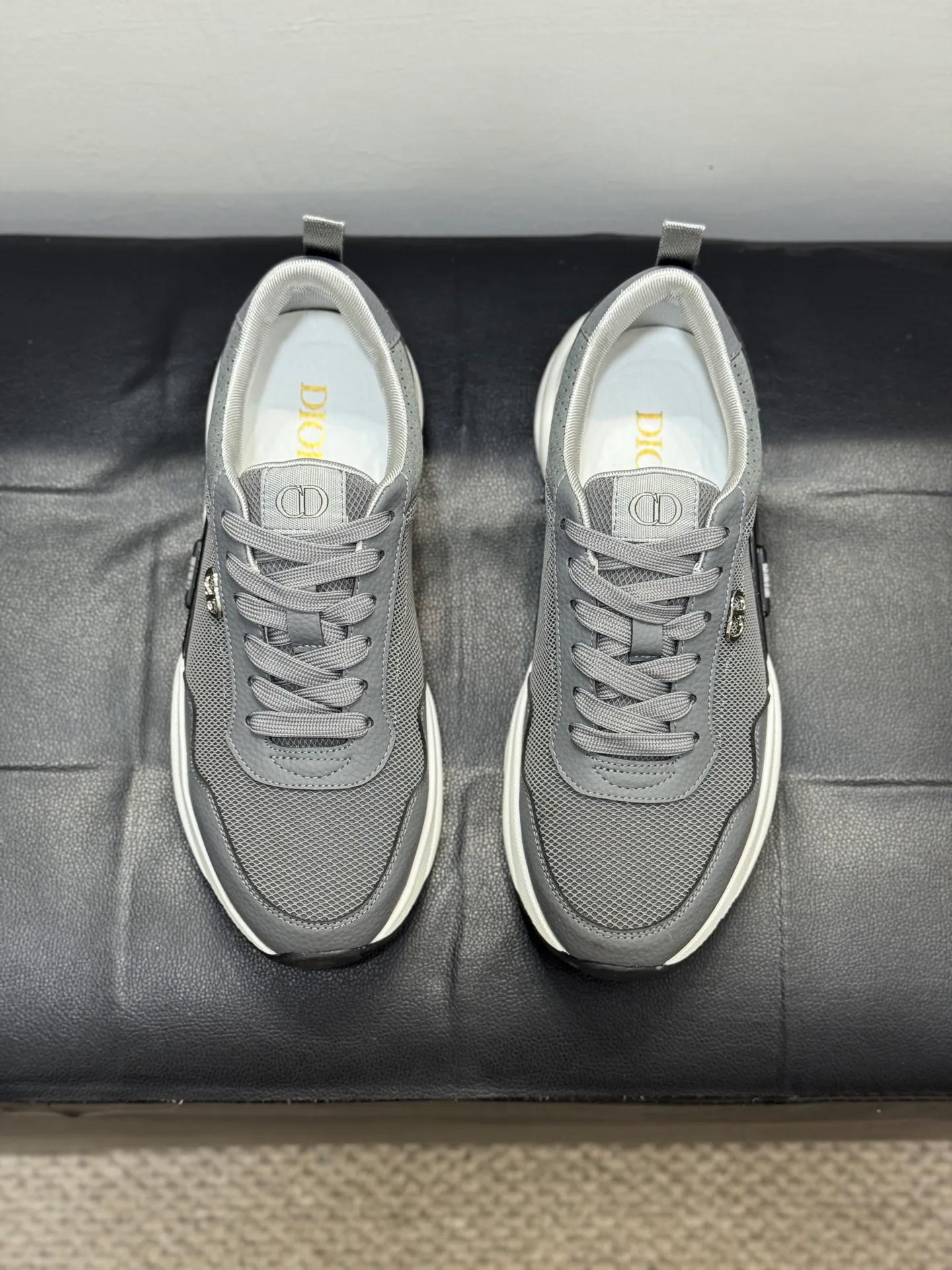Men's shoes 💰440【New style】🪳🪳(Dior) popular model【New style】⚠⚠️Top purchasing agent🔍🔍Men's HK counters are on sale simultaneously. Sole: The original sole is specially provided by the original factory. The exclusive movable molded sole is super comfortable. The original factory follows the order. 🔍🔍The high-quality multi-color splicing design is exquisite and unique, and the cowhide stitching mesh lining💪Details determine the quality. We only make shoes with care. You can enter and exit the counter at will. Welcome to compare🇮🇹Size: 38-44 (45 customized